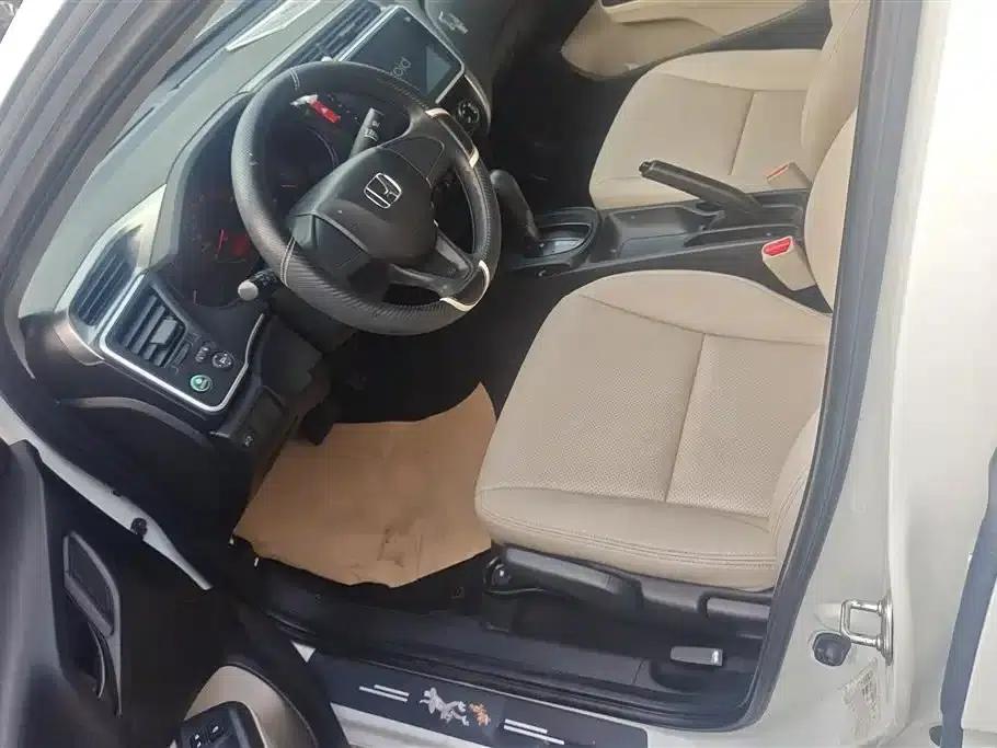 Honda City 2015 1.5L CVT Comfort Edition — миниатюра 9