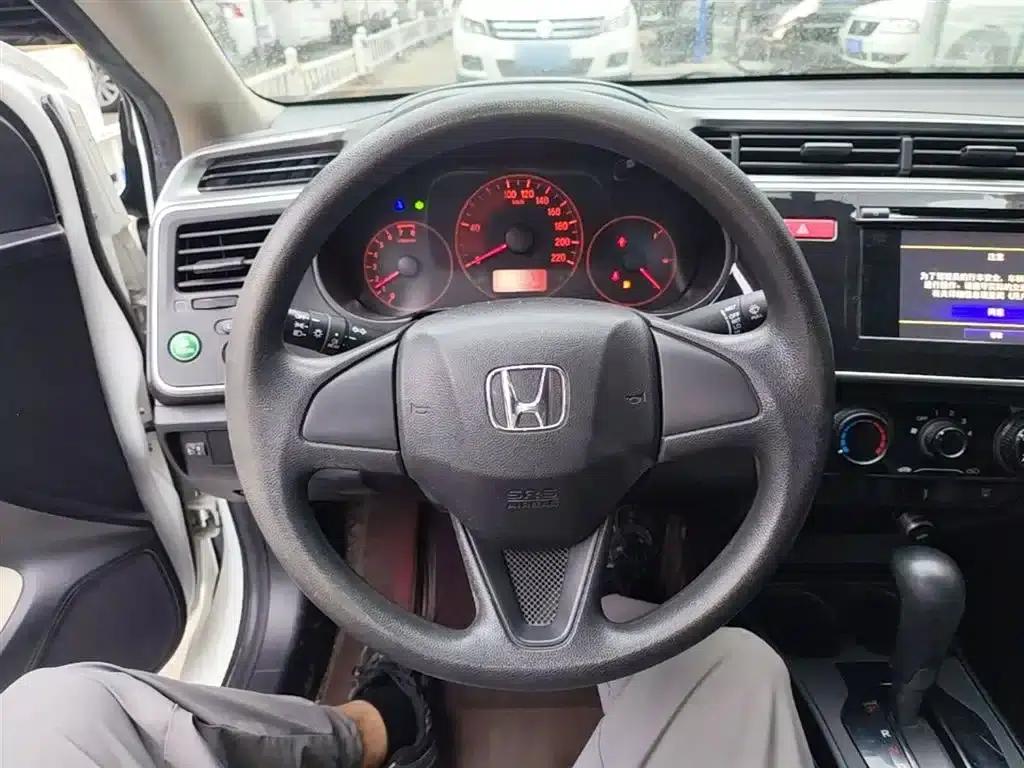 Honda City 2015 1.5L CVT Comfort Edition — миниатюра 11