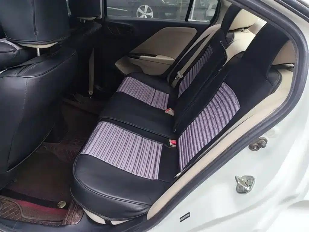 Honda City 2015 1.5L CVT Comfort Edition — миниатюра 17