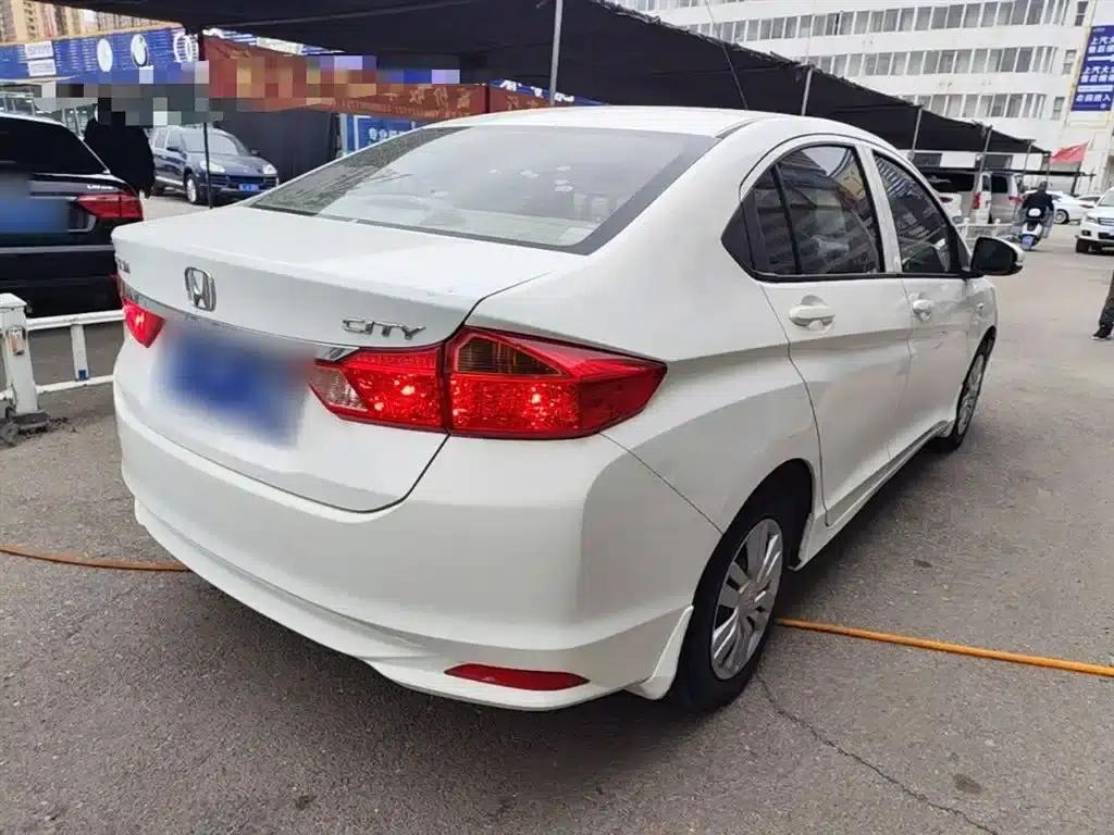 Honda City 2015 1.5L CVT Comfort Edition — миниатюра 7
