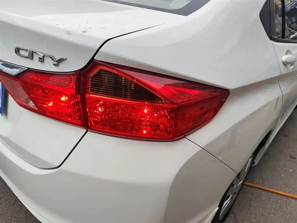 Honda City 2015 1.5L CVT Comfort Edition — миниатюра 8