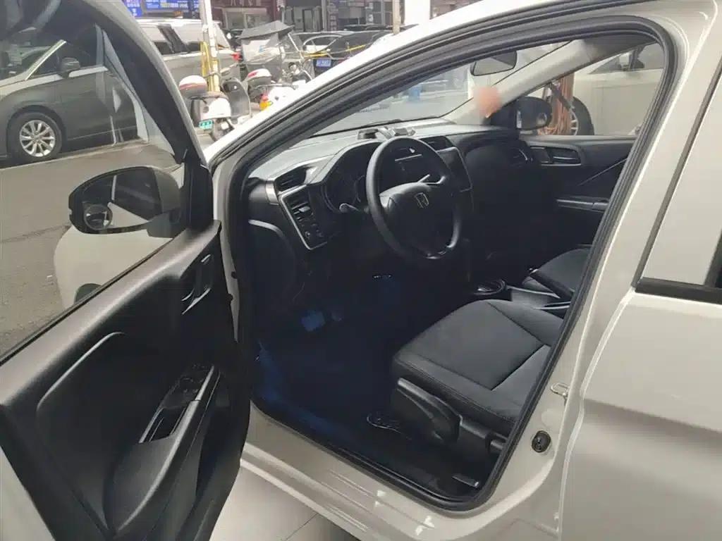 Honda City 2019 1.5L CVT Sport Edition — миниатюра 16