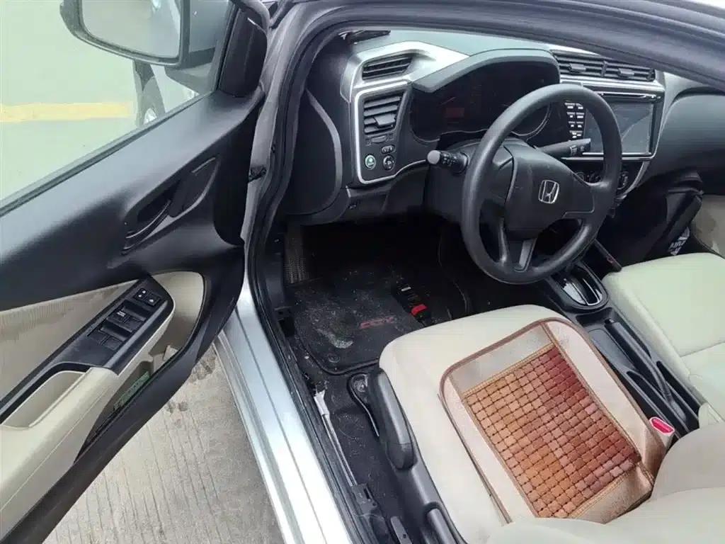 Honda City 2015 1.5L CVT Comfort Edition — миниатюра 16