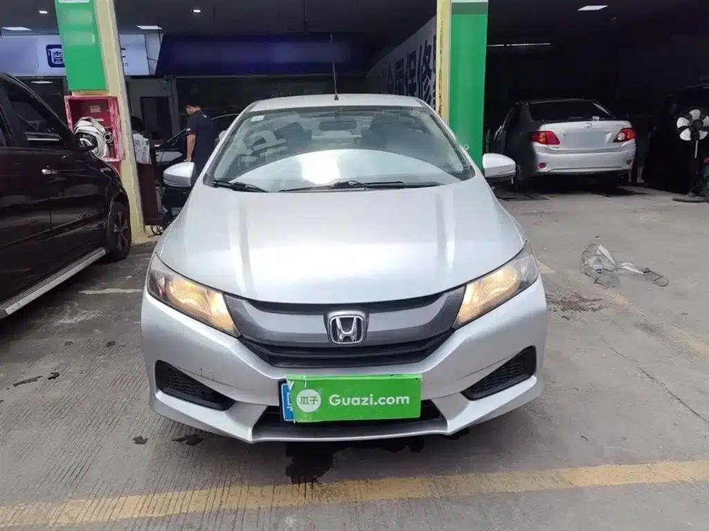 Honda City 2015 1.5L CVT Comfort Edition — миниатюра 3