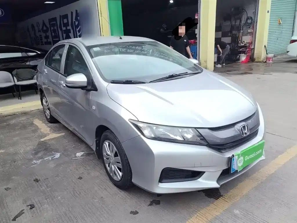 Honda City 2015 1.5L CVT Comfort Edition — миниатюра 4