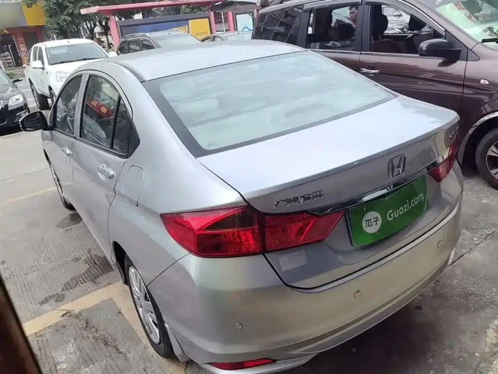 Honda City 2015 1.5L CVT Comfort Edition — миниатюра 5