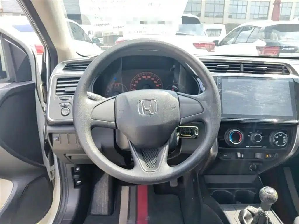 Honda City 2017 1.5L Manual Comfort Edition — миниатюра 11