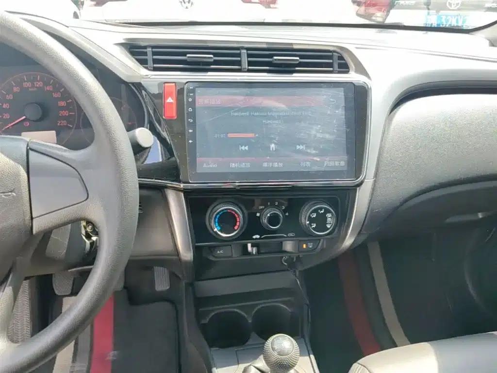 Honda City 2017 1.5L Manual Comfort Edition — миниатюра 13