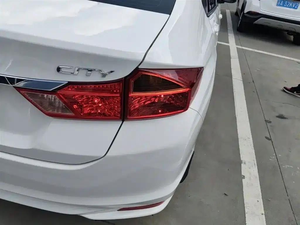 Honda City 2017 1.5L Manual Comfort Edition — миниатюра 8