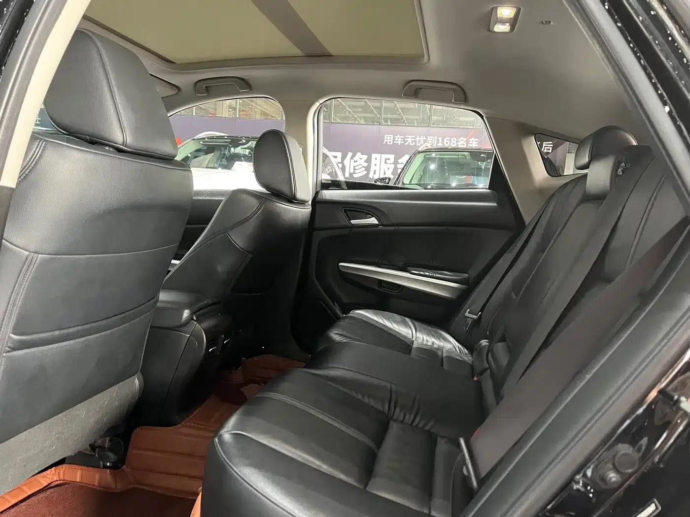 Crosstour 2016 2.4L Luxury Edition — миниатюра 10