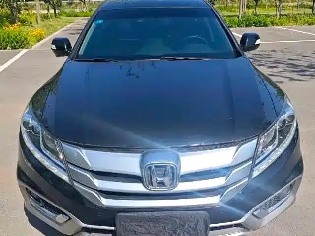 Crosstour 2014 2.4L Luxury Navigation Edition — миниатюра 3