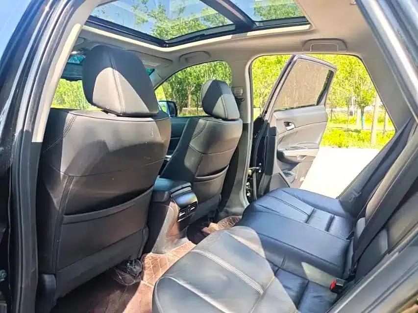 Crosstour 2014 2.4L Luxury Navigation Edition — миниатюра 5