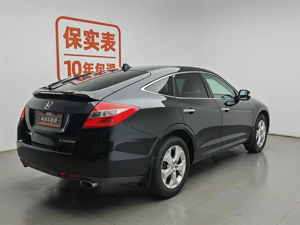 Crosstour 2012 2.4L Luxury Edition — миниатюра 2