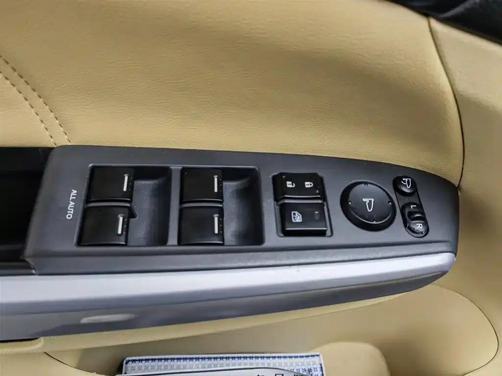Crosstour 2012 2.4L Luxury Edition — миниатюра 9