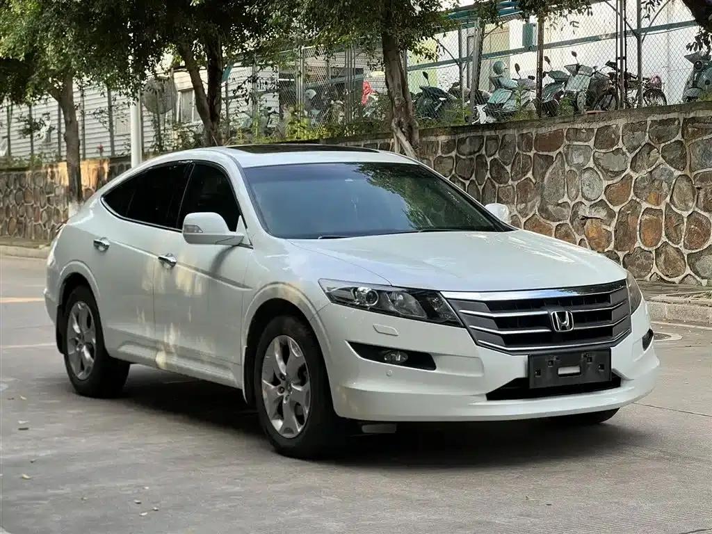 Crosstour 2011 3.5L Premium Edition — миниатюра 2
