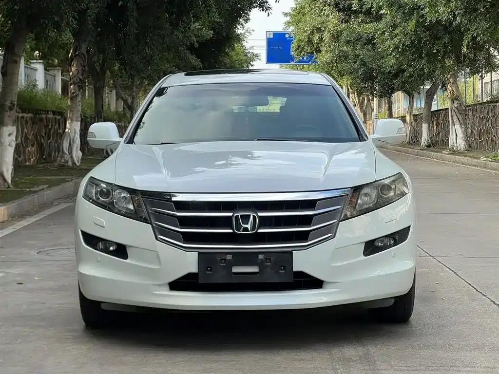Crosstour 2011 3.5L Premium Edition — миниатюра 3