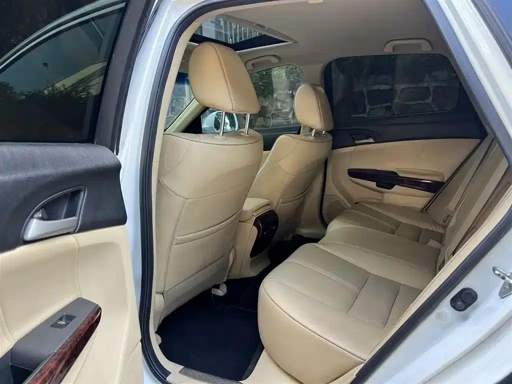 Crosstour 2011 3.5L Premium Edition — миниатюра 6