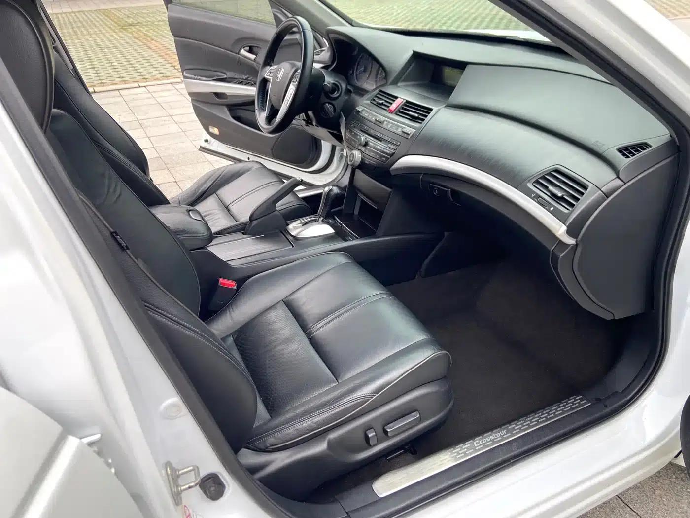 Crosstour 2012 2.4L Luxury Edition — миниатюра 11