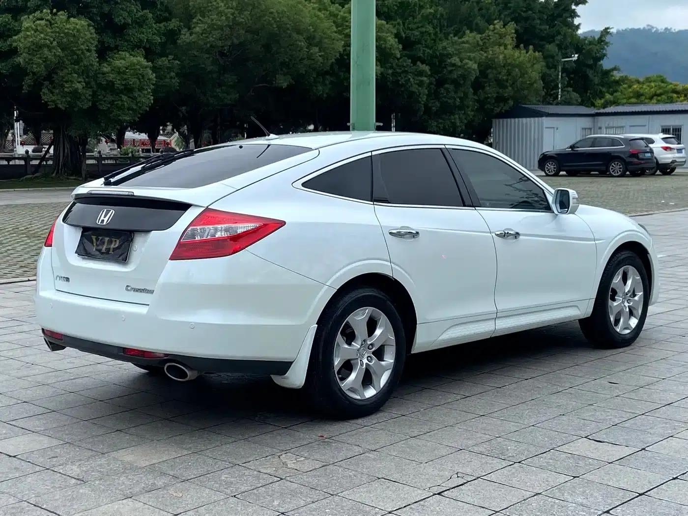 Crosstour 2012 2.4L Luxury Edition — миниатюра 6