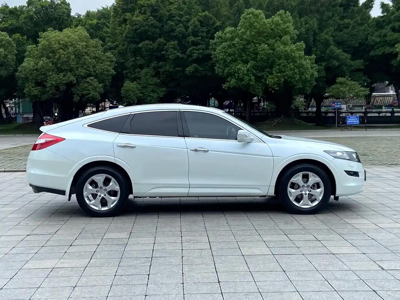 Crosstour 2012 2.4L Luxury Edition — миниатюра 7