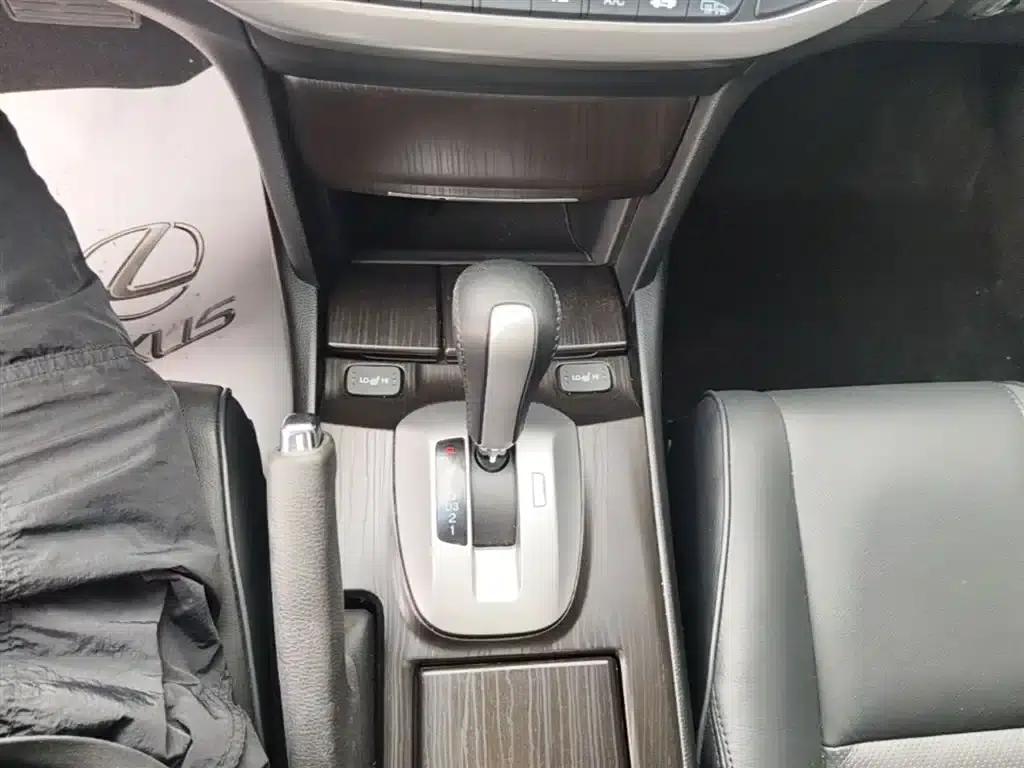 Crosstour 2014 2.4L Luxury Edition — миниатюра 14