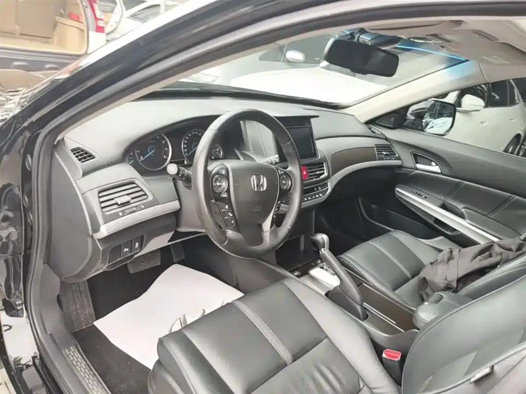 Crosstour 2014 2.4L Luxury Edition — миниатюра 16