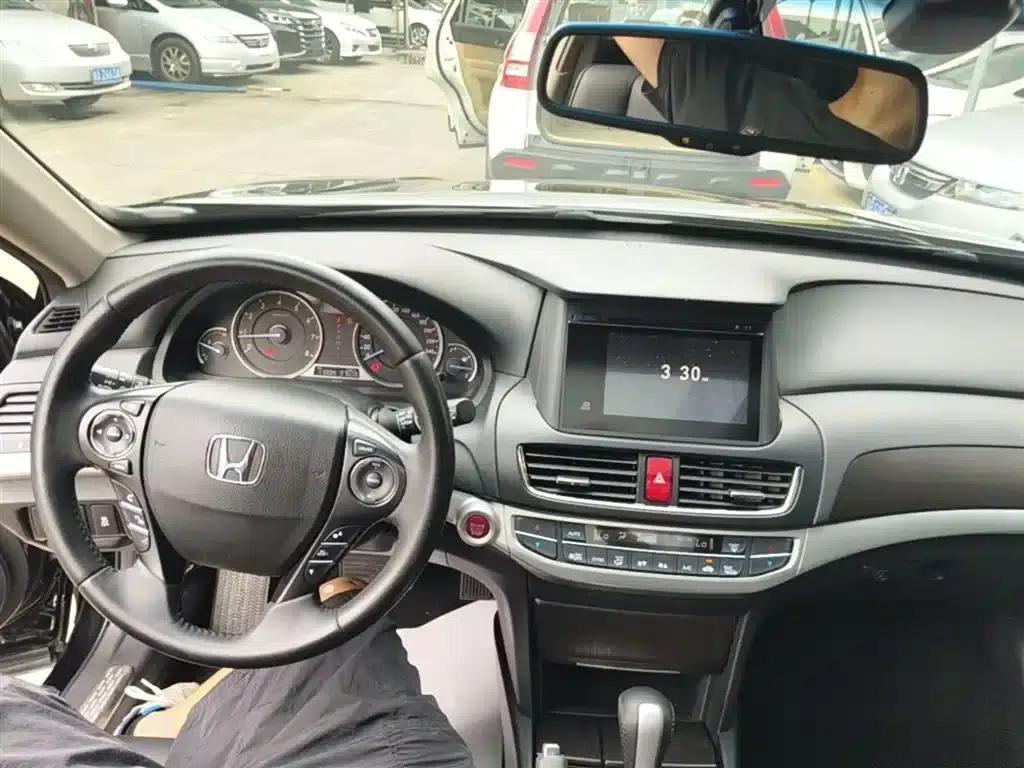 Crosstour 2014 2.4L Luxury Edition — миниатюра 10