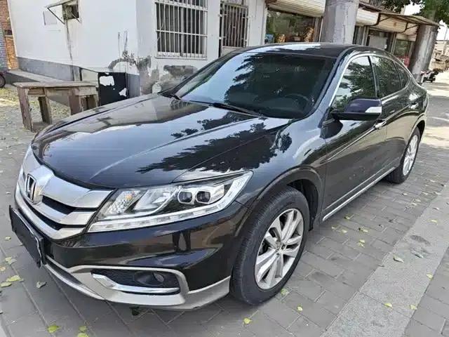 Crosstour 2014 2.4L Luxury Edition