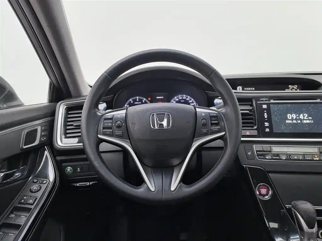Spirior 2015 2.0L Classic Edition — миниатюра 11
