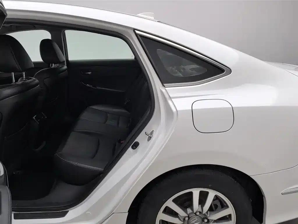 Spirior 2015 2.0L Classic Edition — миниатюра 15