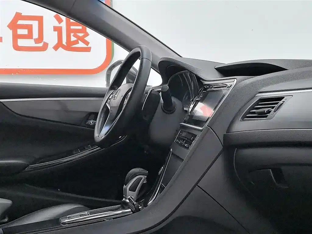 Spirior 2015 2.0L Classic Edition — миниатюра 22