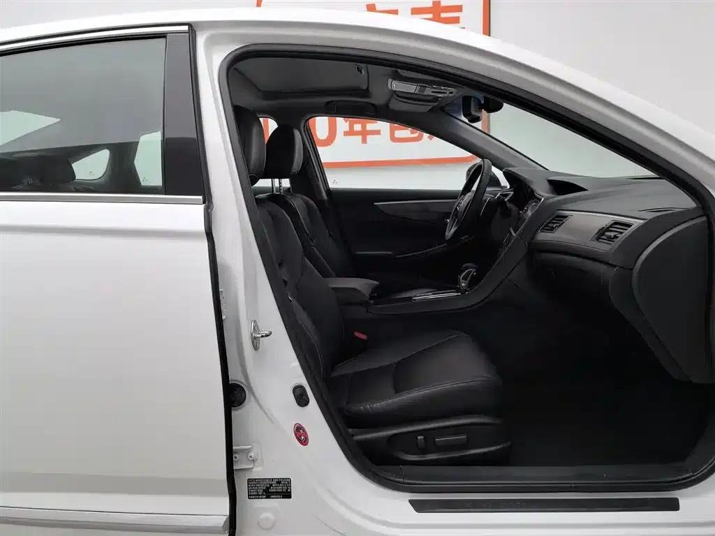 Spirior 2015 2.0L Classic Edition — миниатюра 23