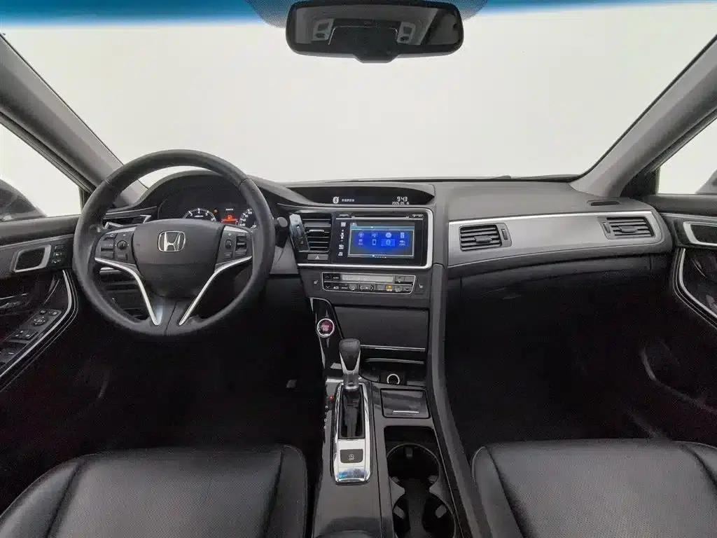 Spirior 2015 2.0L Classic Edition — миниатюра 5