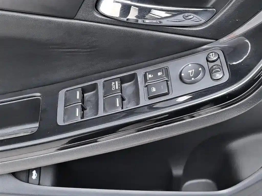 Spirior 2015 2.0L Classic Edition — миниатюра 9