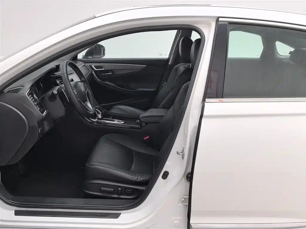 Spirior 2015 2.0L Classic Edition — миниатюра 10