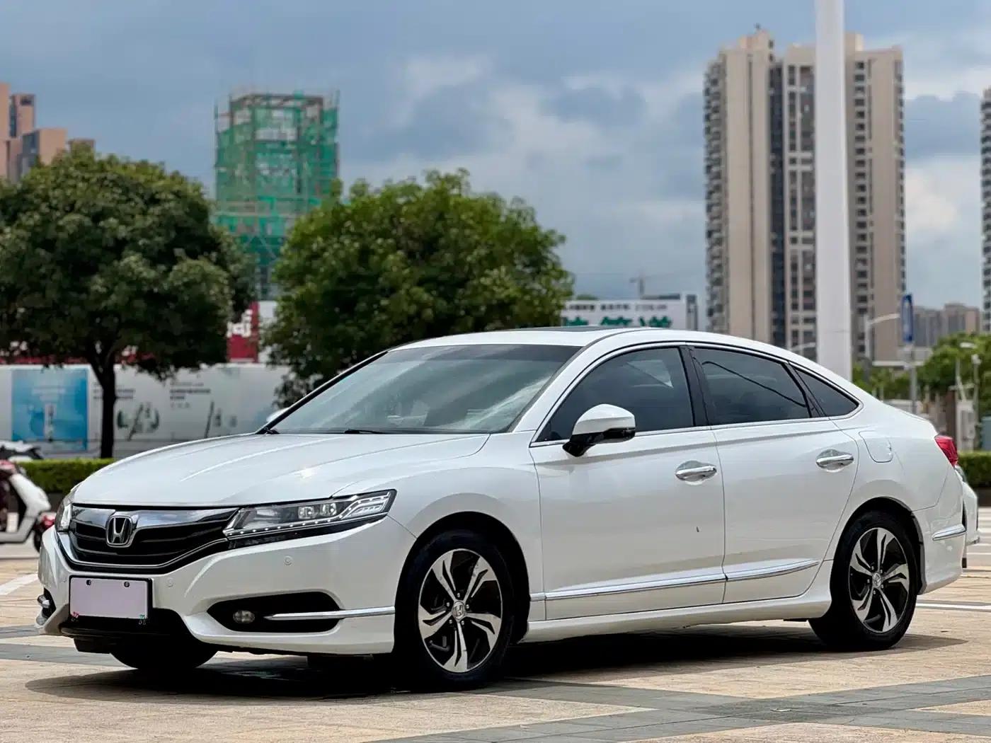 Spirior 2015 2.4L Premium Edition — миниатюра 1