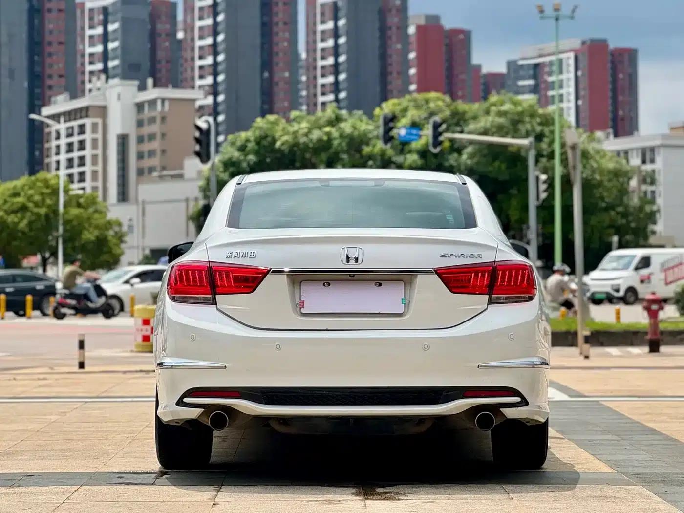 Spirior 2015 2.4L Premium Edition — миниатюра 11