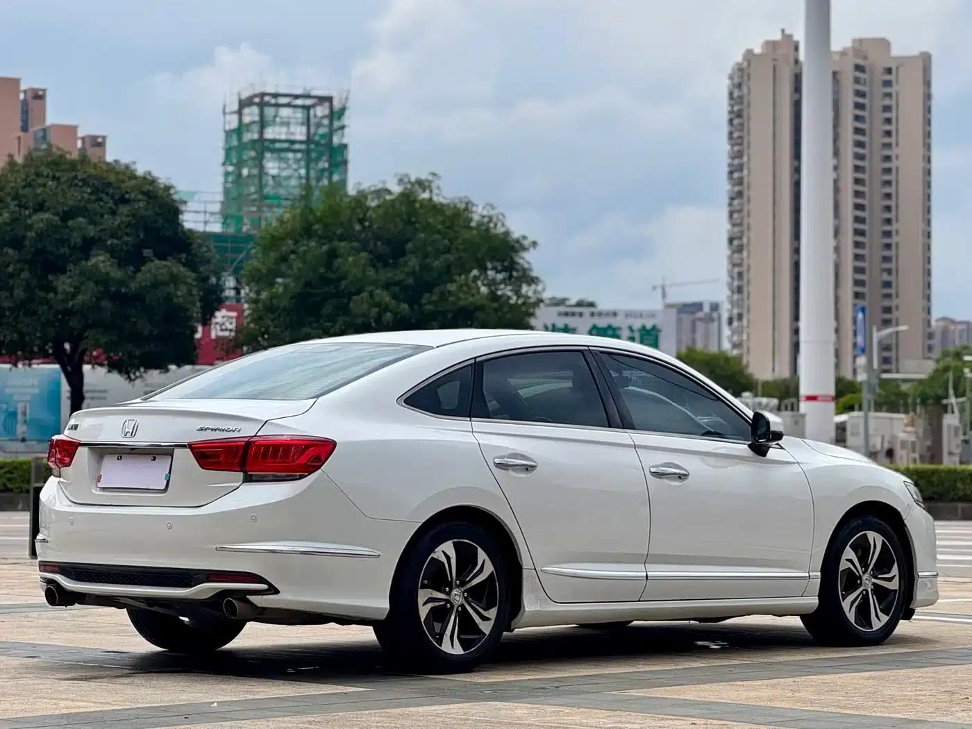 Spirior 2015 2.4L Premium Edition — миниатюра 12