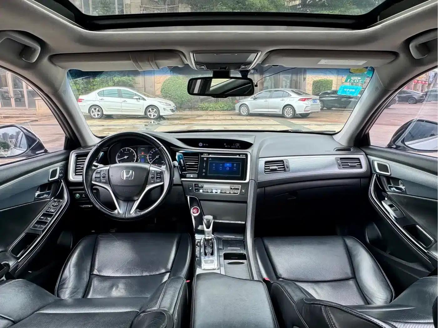 Spirior 2015 2.4L Premium Edition — миниатюра 5