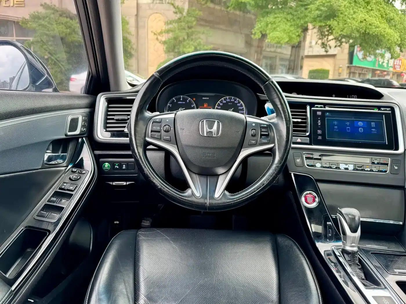 Spirior 2015 2.4L Premium Edition — миниатюра 8