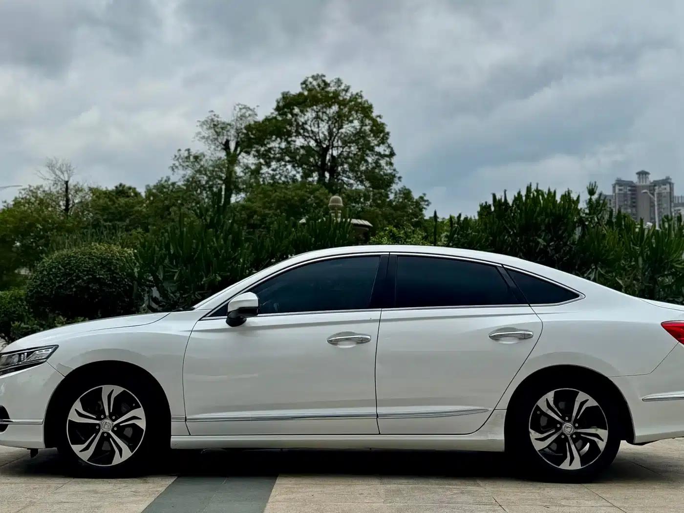 Spirior 2015 2.4L Premium Edition — миниатюра 9