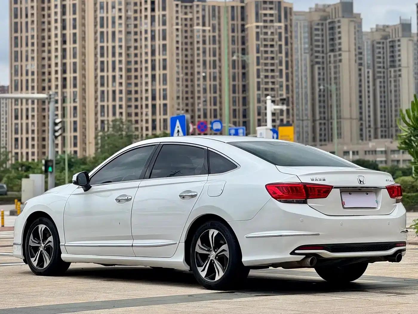 Spirior 2015 2.4L Premium Edition — миниатюра 10