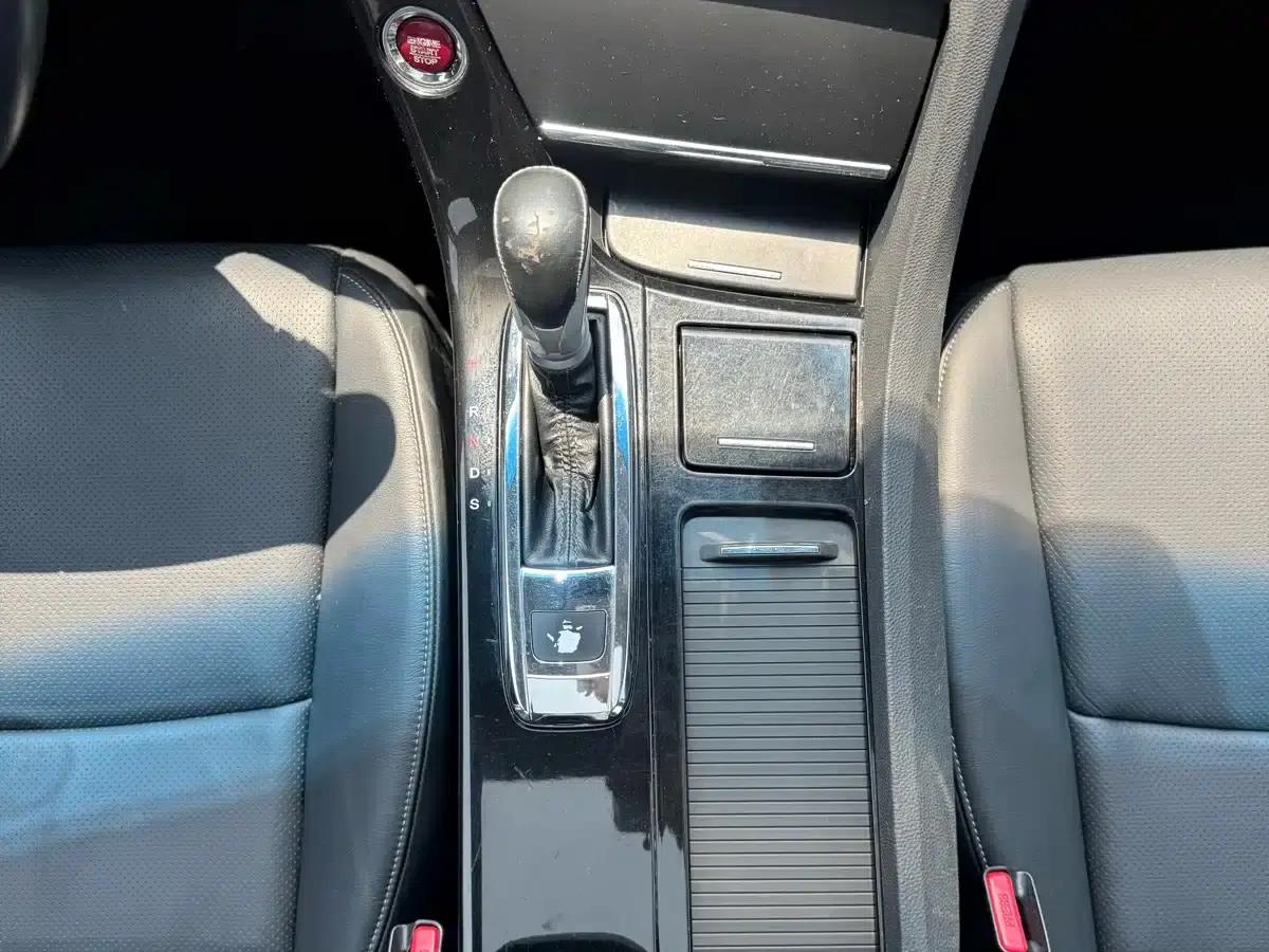 Spirior 2015 2.0L Classic Edition — миниатюра 16