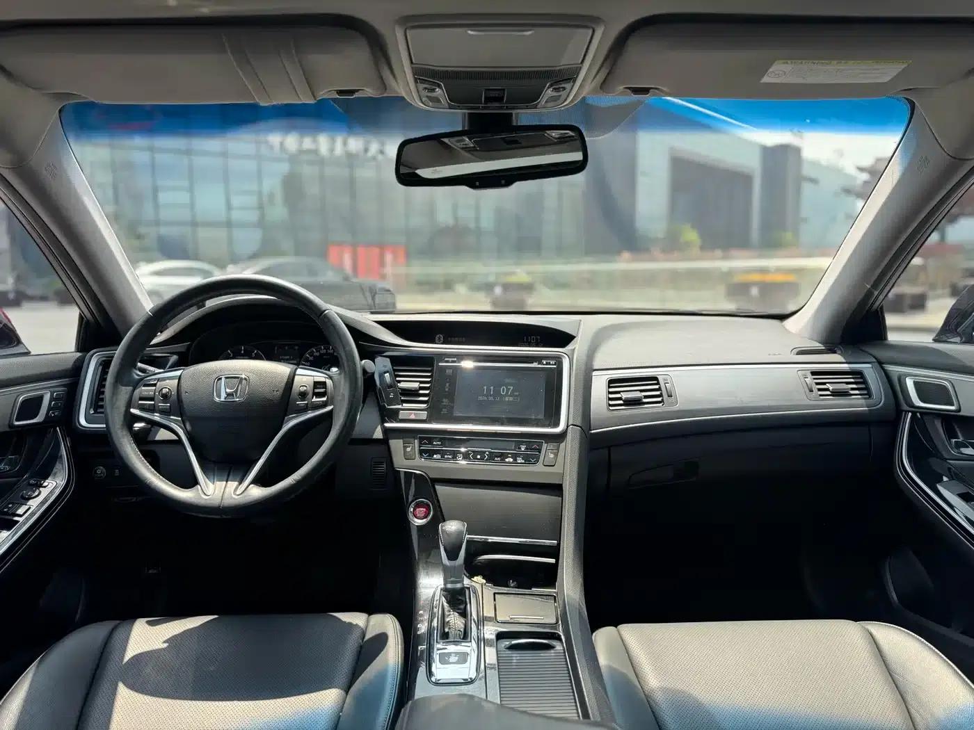 Spirior 2015 2.0L Classic Edition — миниатюра 5