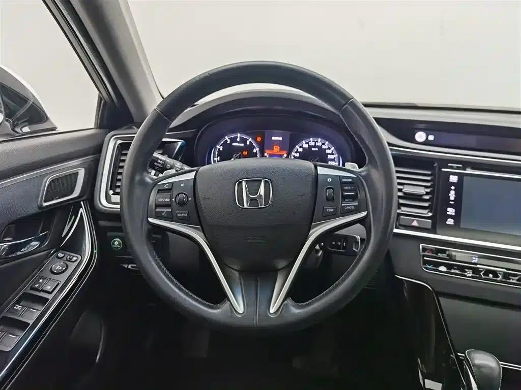 Spirior 2015 2.4L Luxury Edition — миниатюра 11
