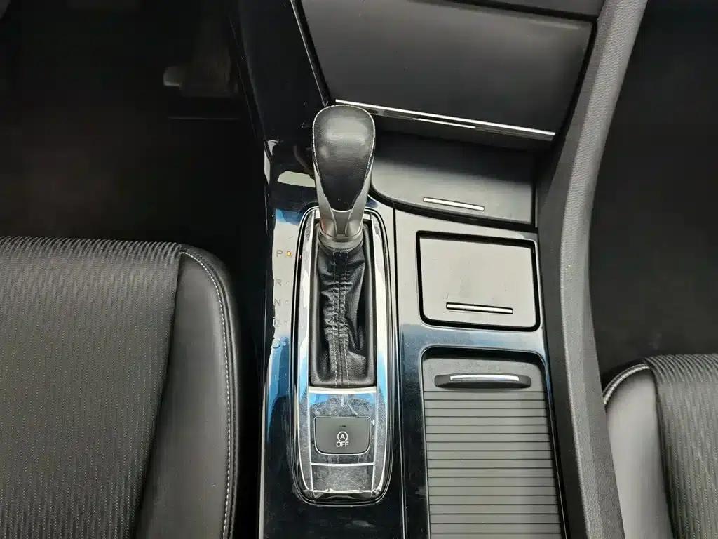 Spirior 2015 2.4L Luxury Edition — миниатюра 13