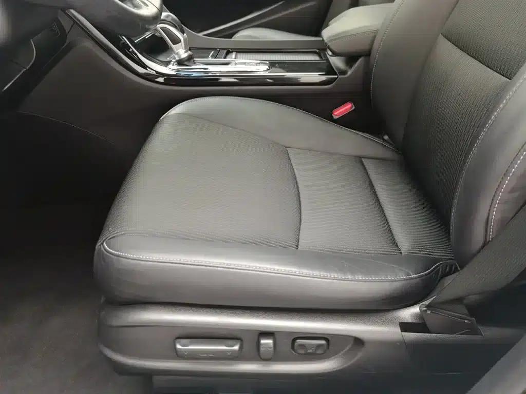Spirior 2015 2.4L Luxury Edition — миниатюра 20