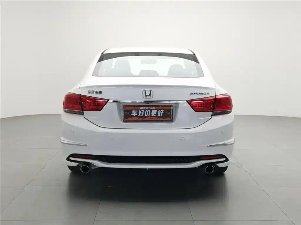 Spirior 2015 2.4L Luxury Edition — миниатюра 4