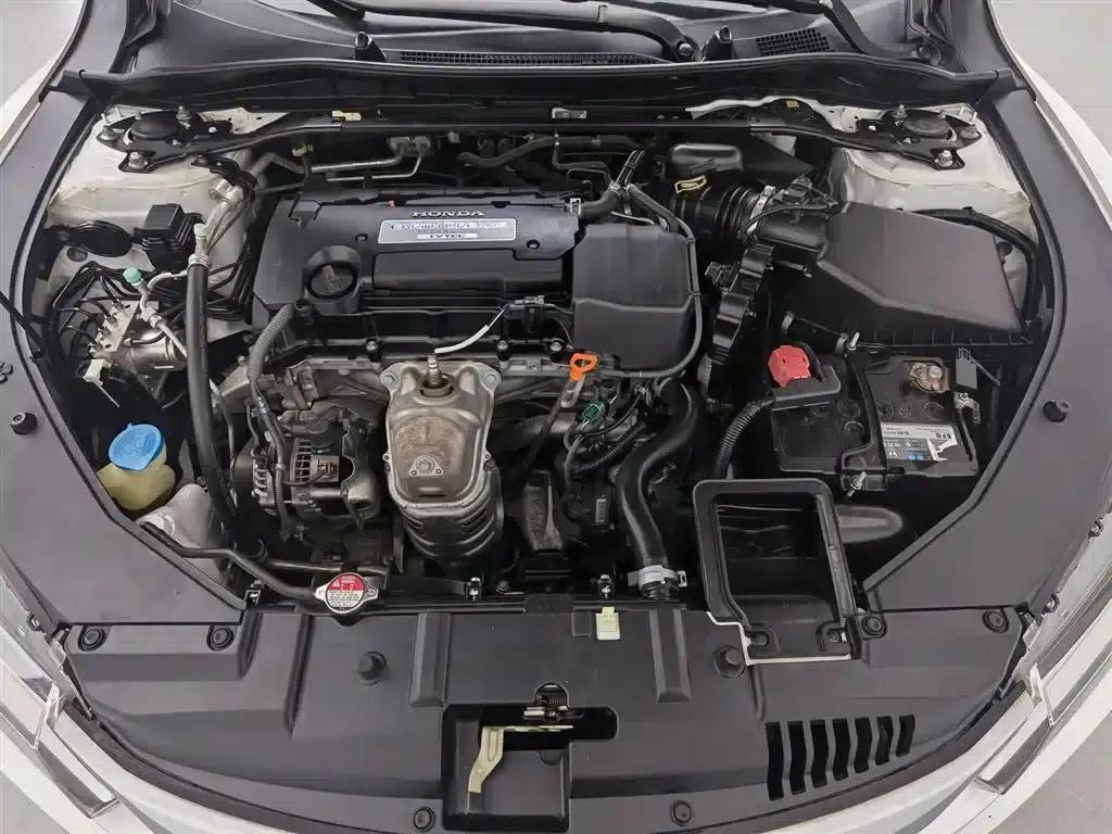 Spirior 2015 2.4L Luxury Edition — миниатюра 6