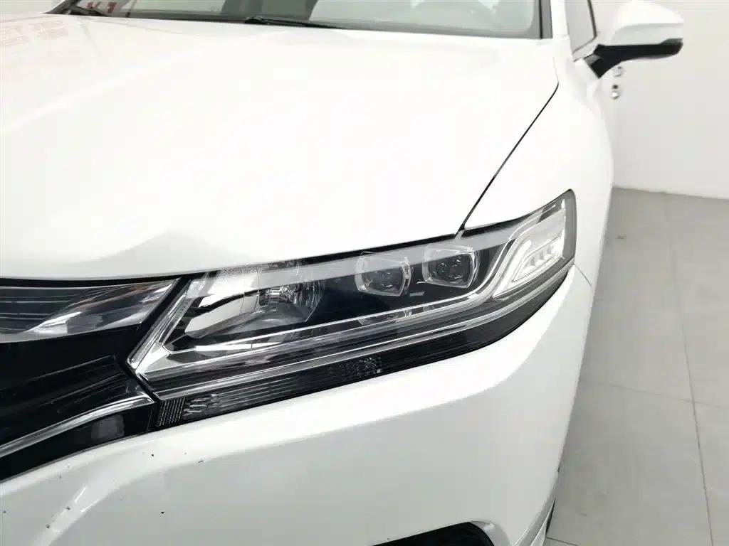 Spirior 2015 2.4L Luxury Edition — миниатюра 7